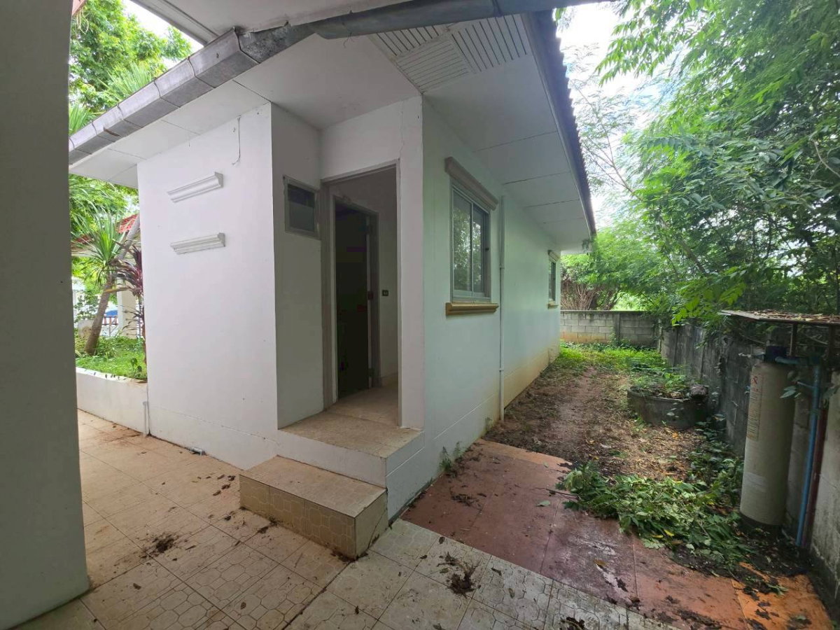 picture Detached House with Guest House | Somboonsap 103 sq. wah | THB 4.2 M - 18/20