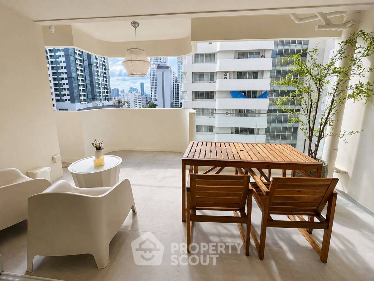 picture 4-BR 236 Sqm Condo At DS Tower 1 Near BTS Phrom Phong (ID 3191314) - 5/18