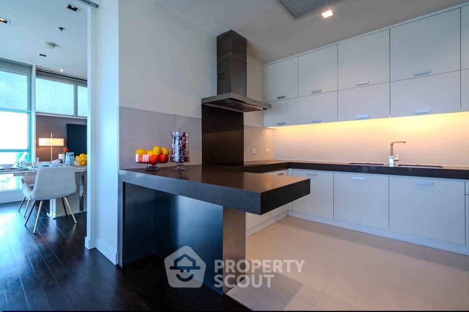 picture 381 Sqm 5-BR 36th-Floor Chatrium Riverside Condominium, BTS Saphan Taksin (ID 3180487) - 7/17