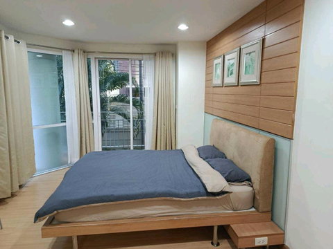 The Bangkok Sab Condominium | Near MRT Sam Yan, Chulalongkorn University, Siam.