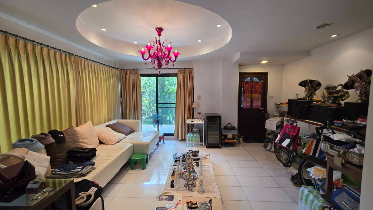 รูป ขายบ้านเอกมัย 22 ซอยเยาวราช สุขุมวิท ที่ดิน 42 ตร.ว สภาพแวดล้อมน่าอยู่ ทำเลดี ถนนกว้าง เข้าออกได้ทั้งฝั่งเอกมัย ปรีดีพนมยงค์ ใกล้ BTS พระโขนง ทองหล่อ - รูปที่ 5/12