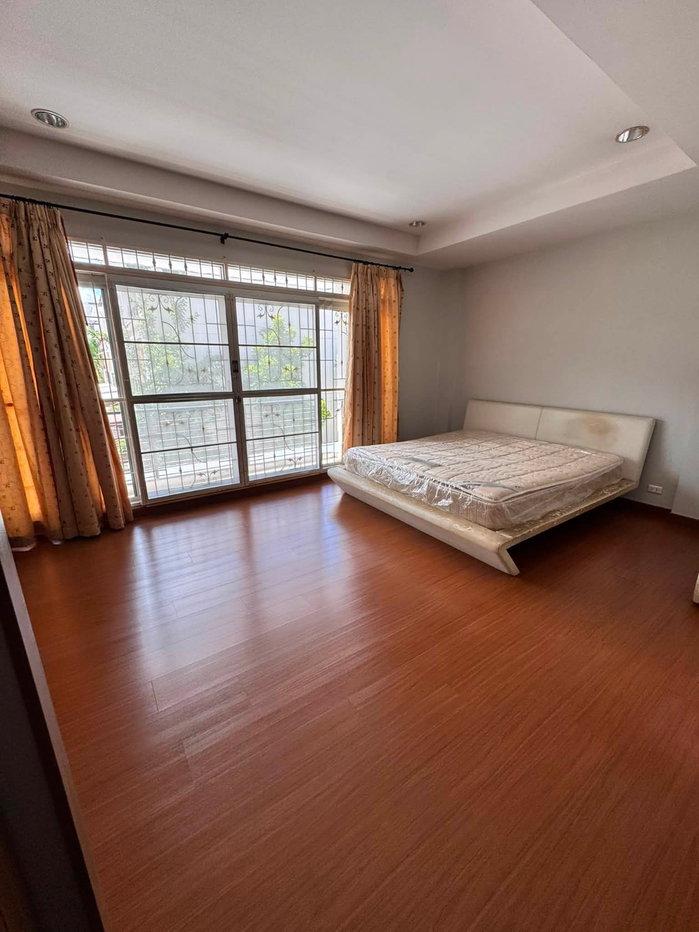 รูป 🏠 ขาย ทาวน์โฮม 3 ชั้น บ้านกลางกรุง เดอะ รอยัล เวียนนา รัชวิภา ทำเลดี ติดถนนใหญ่รัชดาภิเษก หน้าบ้านทิศเหนือ ✅พร้อมเฟอร์นิเจอร์บิวท์อิน - รูปที่ 9/13