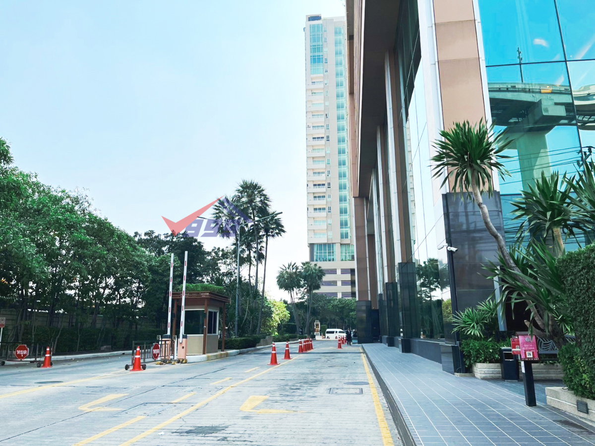 picture For Rent: Spacious Corner Condo with Beautiful View and Privacy - 36/38