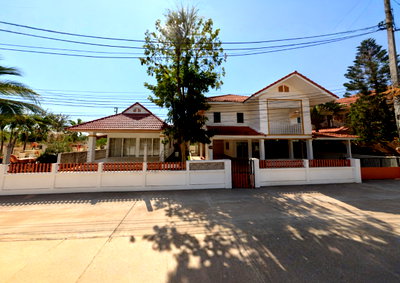 Houses for sale : Detached House with Guest House | Somboonsap 103 sq. wah | THB 4.2 M