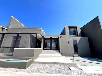 Houses for rent Hua Hin Prachaubkirikhan : The Modern View 4-Bedroom Pool Villa for Rent in Thap Tai 6674020