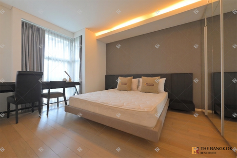 Mode Sukhumvit 61 Comfortable and Ready to Move-in near BTS Ekkamai