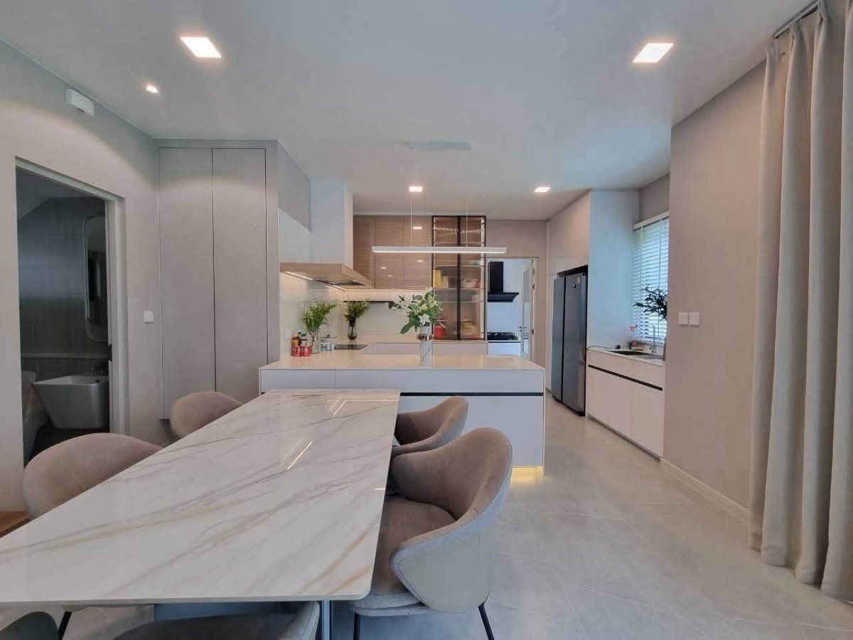 รูป 🔥 [ให้เช่า] Mantana Bangna KM.15 — 🏡 บ้านหรู 4 ห้องนอน พร้อมห้องแม่บ้านและที่จอดรถ 4 คัน ใกล้ Mega Bangna! ✨ - รูปที่ 2/10