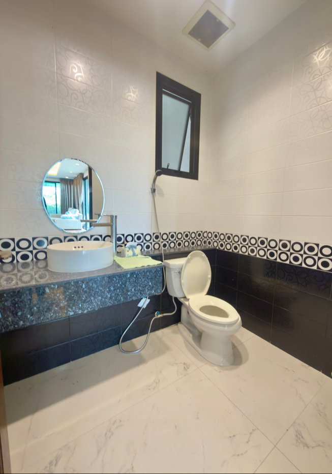 picture A large, luxurious detached pool villa ✨ on a 161.6 sq.m. plot of land, featuring a large koi pond that can be renovated into a swimming pool. - 22/26