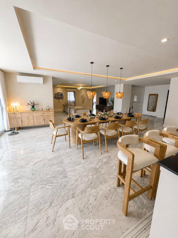 picture 4-BR 236 Sqm Condo At DS Tower 1 Near BTS Phrom Phong (ID 3191314) - 1/18