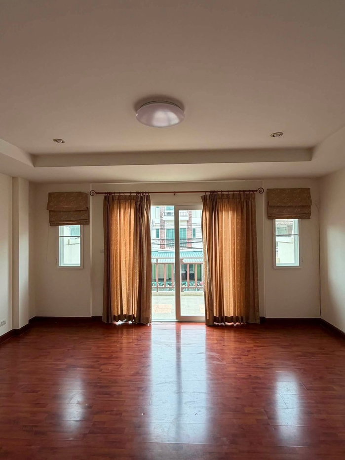 รูป 🏡✨ ให้เช่า Townhome 3 ชั้น Supalai Parkville Ramintra 23 4 ห้องนอน 3 ห้องน้ำ บ้านหลังใหญ่ ฟังก์ชันครบ - รูปที่ 10/12