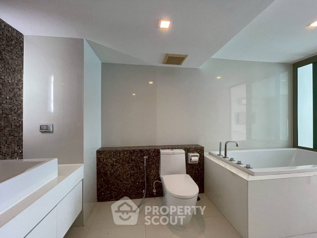 รูป คอนโด 2 ห้องนอน ขนาด 139 ตร.ม. The Sanctuary Wong Amat (ID 3191568) - รูปที่ 19/20