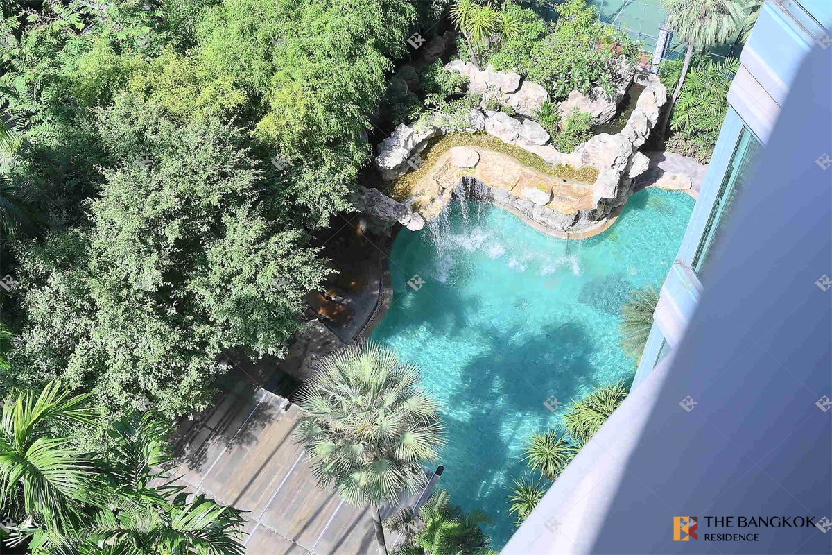 picture The Park Chidlom near BTS Chit Lom Luxury Unit, Ready for You Without the Wait - 6/10