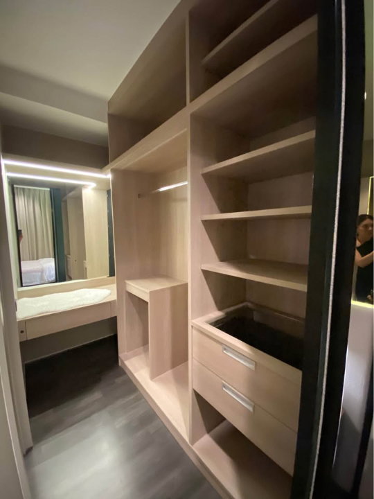 picture 1BR Walk-in Closet, Opposite MRT Rama 9 / Central Rama 9! 🏙️ - 8/13