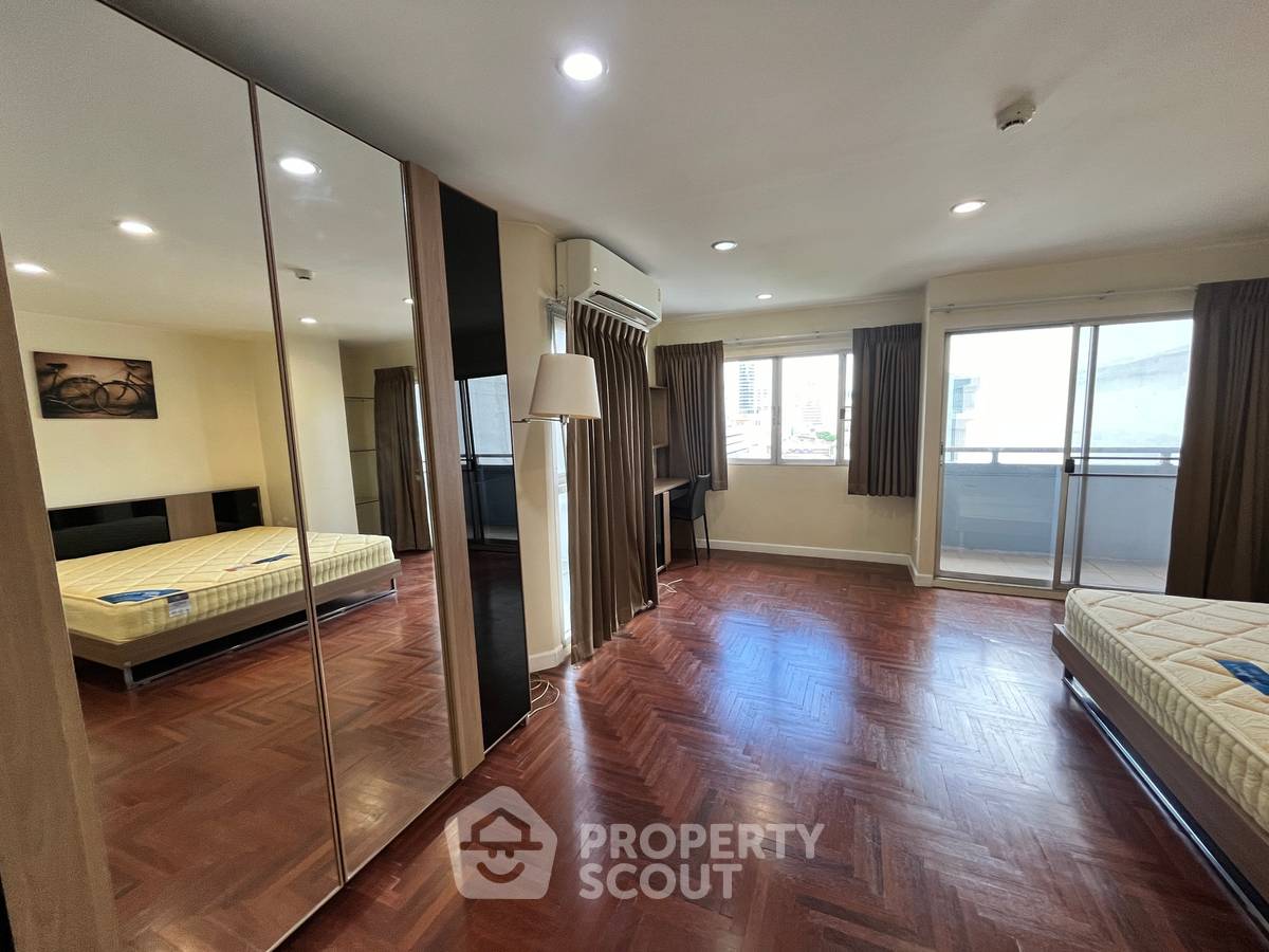 picture Spacious 2-BR 144 Sqm | Silom Condominium 100m To BTS Sala Daeng (ID 513138) - 10/15