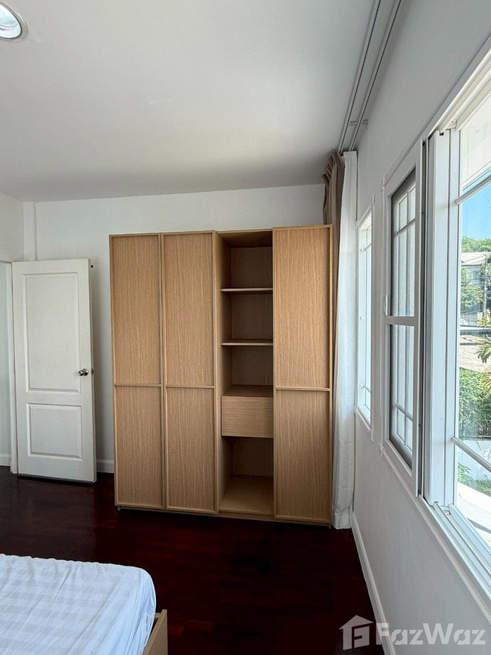 picture Stylish Living on A Peaceful Phuket Hillside 5367665 - 10/21