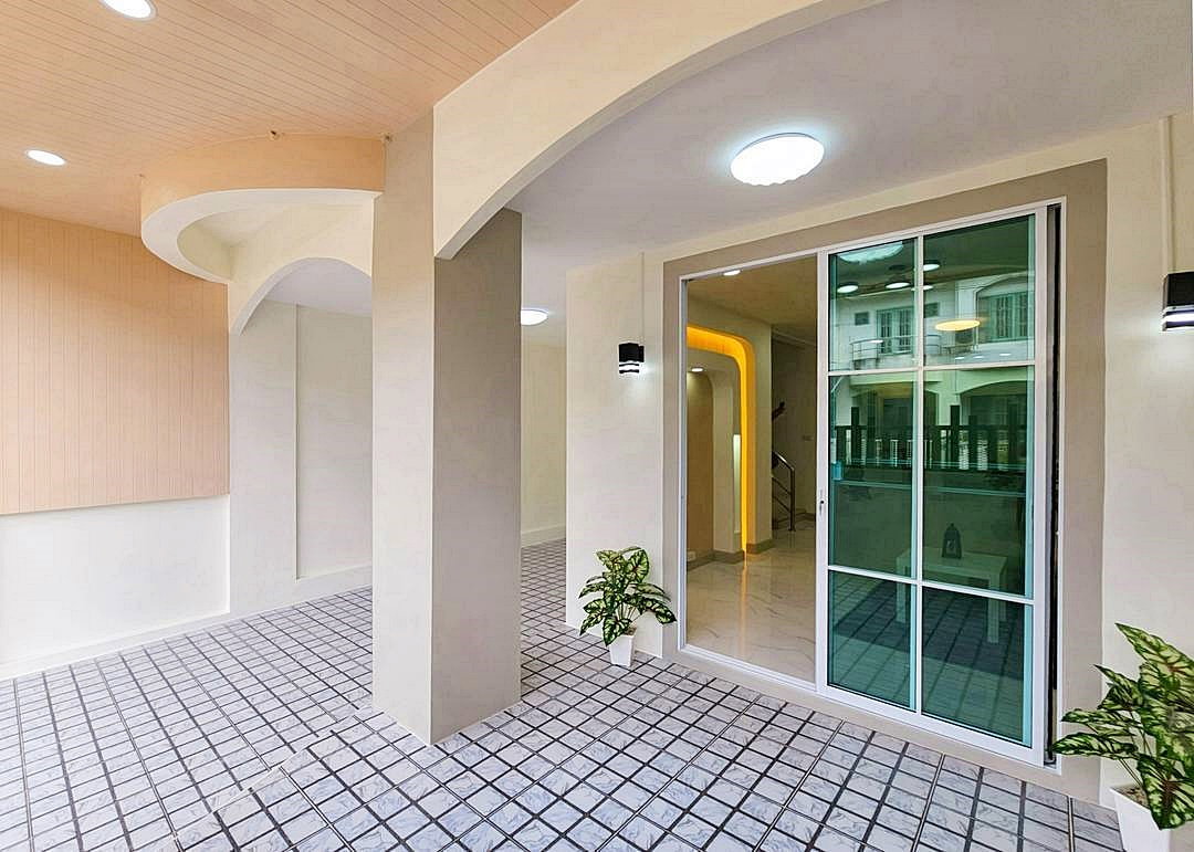 รูป บ้านสวย 5 ห้องนอน อยู่ถนนเมน #หมู่บ้านสุชา ติดถนนบางบัวทอง – สุพรรณบุรี ใกล้ตลาดสมบัติบุรี - รูปที่ 2/19