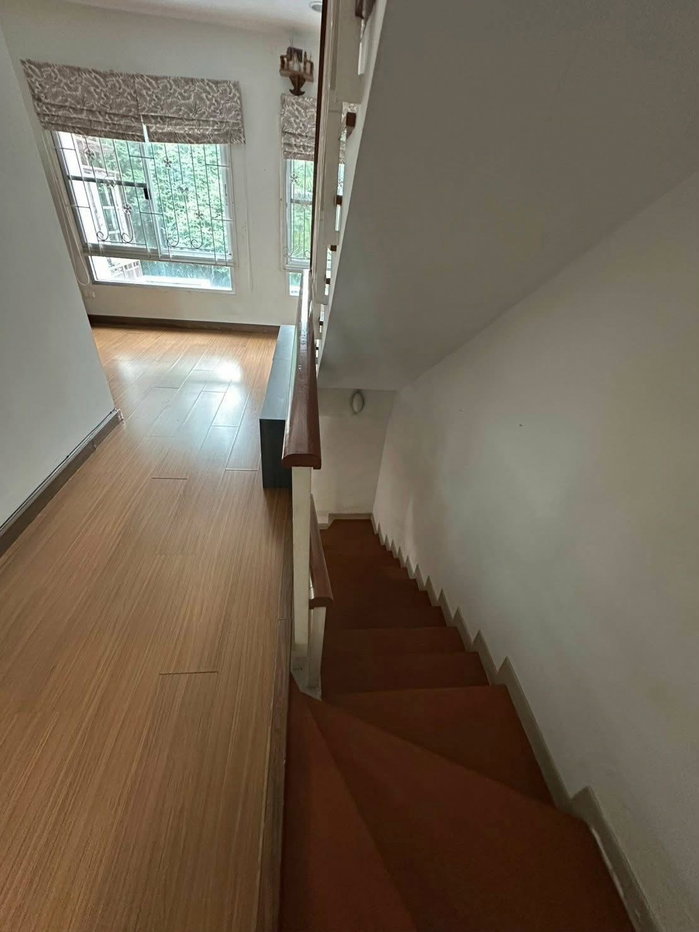รูป 🏡✨ ทาวน์โฮม 3 ชั้น บ้านกลางเมือง เดอะ ปารีส พระราม 9 – กรุงเทพกรีฑา 7 3 ห้องนอน 3 ห้องน้ำ เฟอร์นิเจอร์ครบ | พร้อมเข้าอยู่ - รูปที่ 8/16