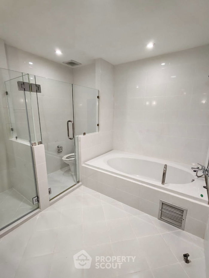picture 200m To BTS Asoke | 3-BR Citi Smart Sukhumvit 18 (ID 3191281) - 8/8