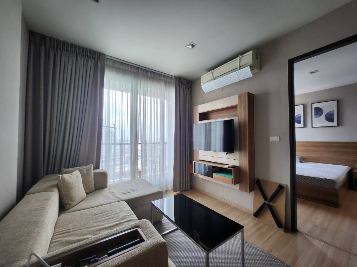 รูป ให้เช่าคอนโด Rhythm Sathorn ชั้น 17 ทำเลดี เดินทางสะดวก ใกล้ BTS สะพานตากสิน - รูปที่ 2/12