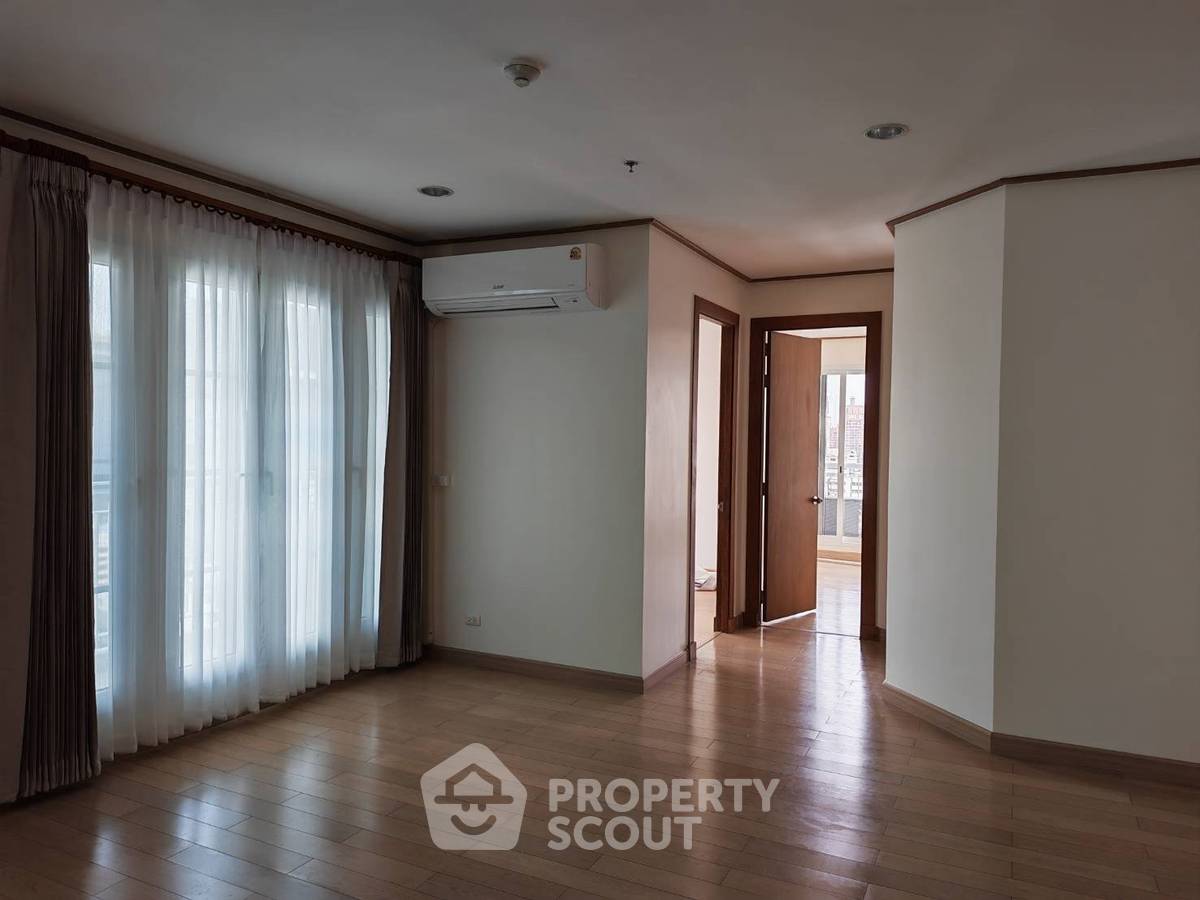 picture 200m To BTS Asoke | 3-BR Citi Smart Sukhumvit 18 (ID 3191281) - 3/8