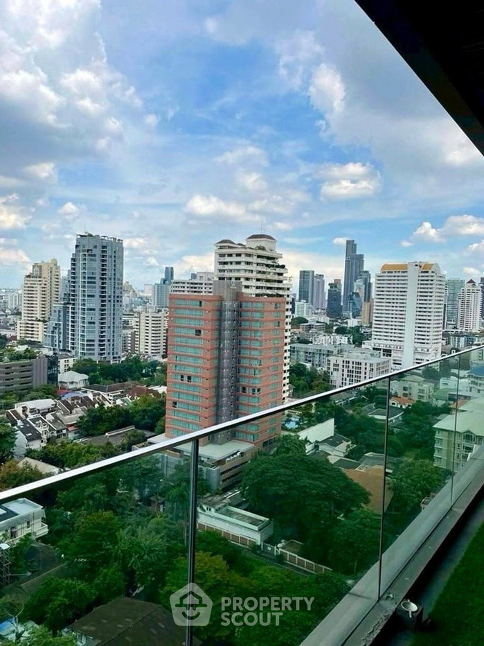 picture 16th-Floor 2-BR Vittorio Sukhumvit 39, 100m To BTS Phrom Phong (ID 2324460) - 6/17