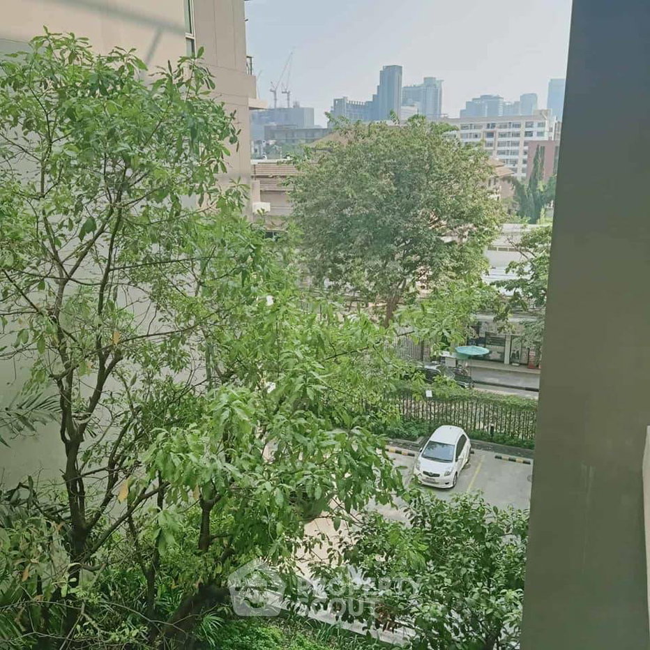 picture 1-BR Condo At The Kris Ratchada 17 Near MRT Sutthisan (ID 467088) - 2/7