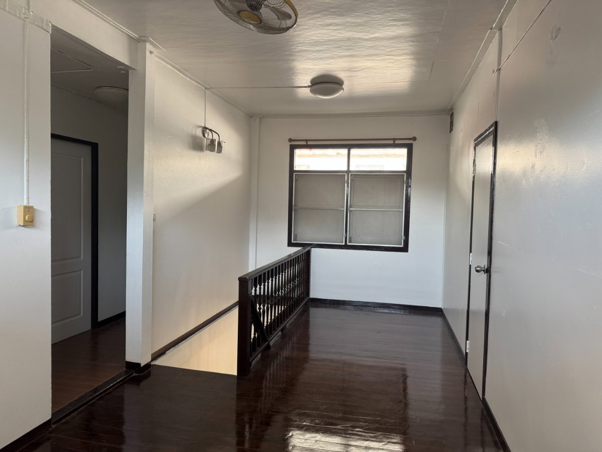 รูป U1458 ให้เช่าบ้านเดี่ยว 2 ชั้น ย่านสุขุมวิท66/1 ใกล้บีทีเอสอุดมสุข บ้านมีเฟอร์บางส่วน ทำเลดีเดินทางสะดวกเข้าออกได้หลายทาง - รูปที่ 7/17