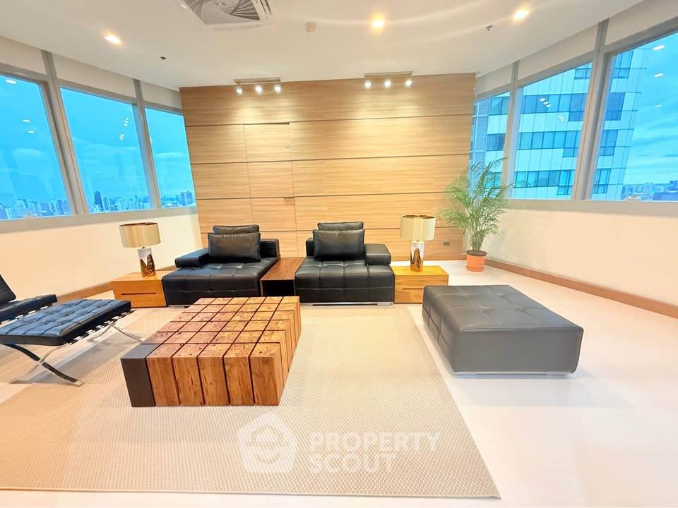 รูป 260 ตร.ม. 3 ห้องนอน ชั้น 40-41 Millennium Residence @ Sukhumvit Condominium BTS อโศก (ID 3194046) - รูปที่ 3/27