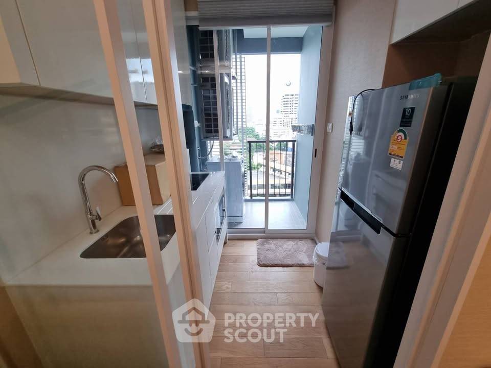 picture 100m From MRT Phahon Yothin | 1-BR The Saint Residences (ID 3194387) - 5/7