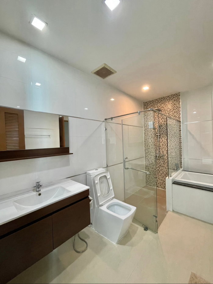picture For rent: Casalunar Paradiso condo, beachfront in Bang Saen. - 6/6