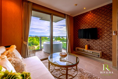 ขายคอนโด : 🌊 The Riviera Monaco Pattaya | Luxury Sea View Condo for Sale | Only THB 3.89 Million