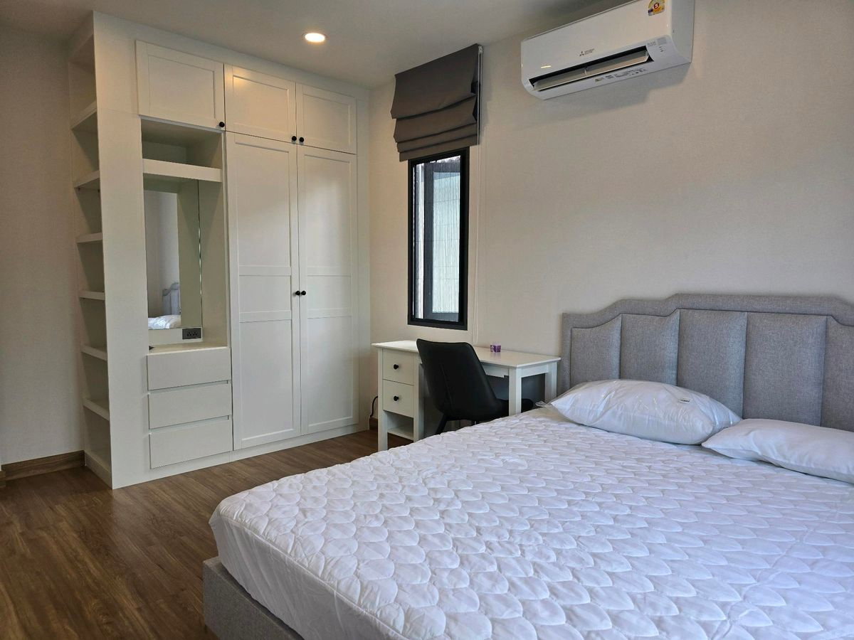 รูป ให้เช่า บ้านเดี่ยว CENTRO Vibhavadi ** 79,00 บ./ด. ** ที่ดิน 63 ตร.ว. พท. ใช้สอย 274 ตร.ม. 4ห้องนอน 6ห้องน้ำ 3ที่จอดรถ - รูปที่ 38/45