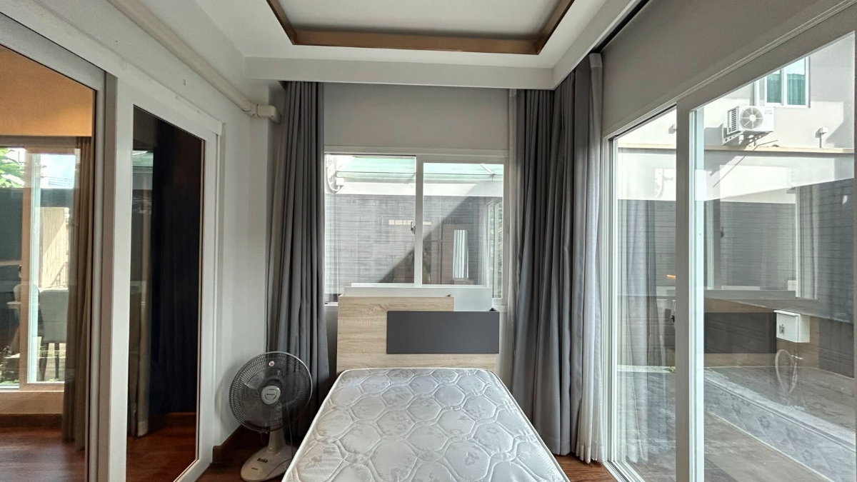 picture Luxury Homes, Laddarom Elegance, Ruamchok, 2 Houses Available, in a premium residential community. - 16/38