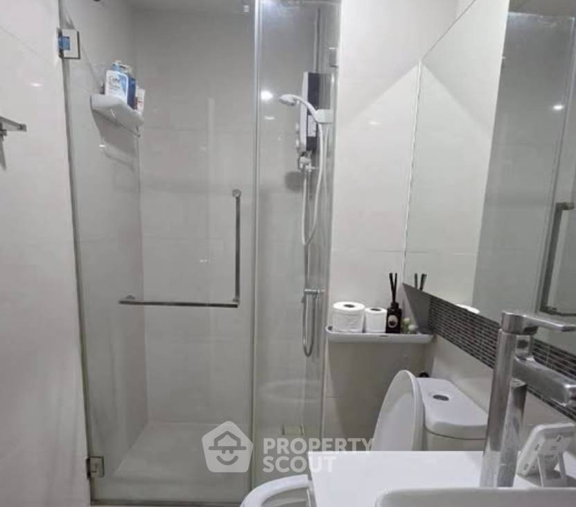 picture 300m To BTS Sala Daeng | 2-BR Condolette Light Convent (ID 3164936) - 2/6