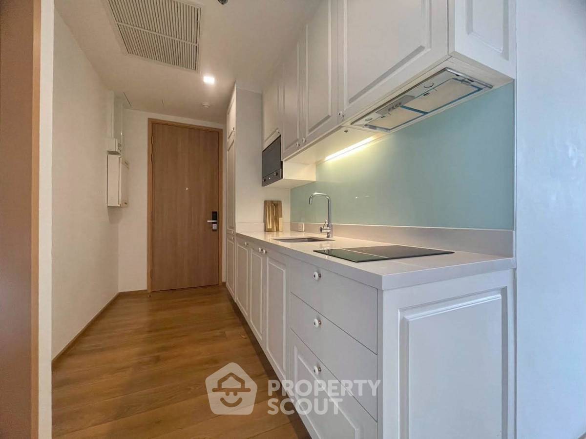 picture 19th-Floor 3-BR Condo At Noble Be 33 Near BTS Phrom Phong (ID 3193457) - 15/18