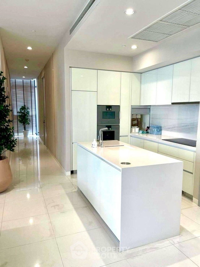 picture 16th-Floor 2-BR Vittorio Sukhumvit 39, 100m To BTS Phrom Phong (ID 2324460) - 7/17
