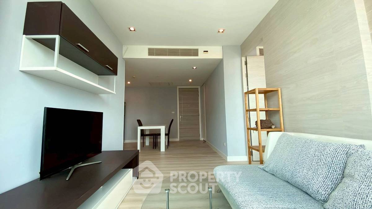 รูป คอนโด 1 ห้องนอน ชั้น 16 ที่ The Room Sukhumvit 21 ใกล้ MRT Sukhumvit (ID 3000753) - รูปที่ 1/8