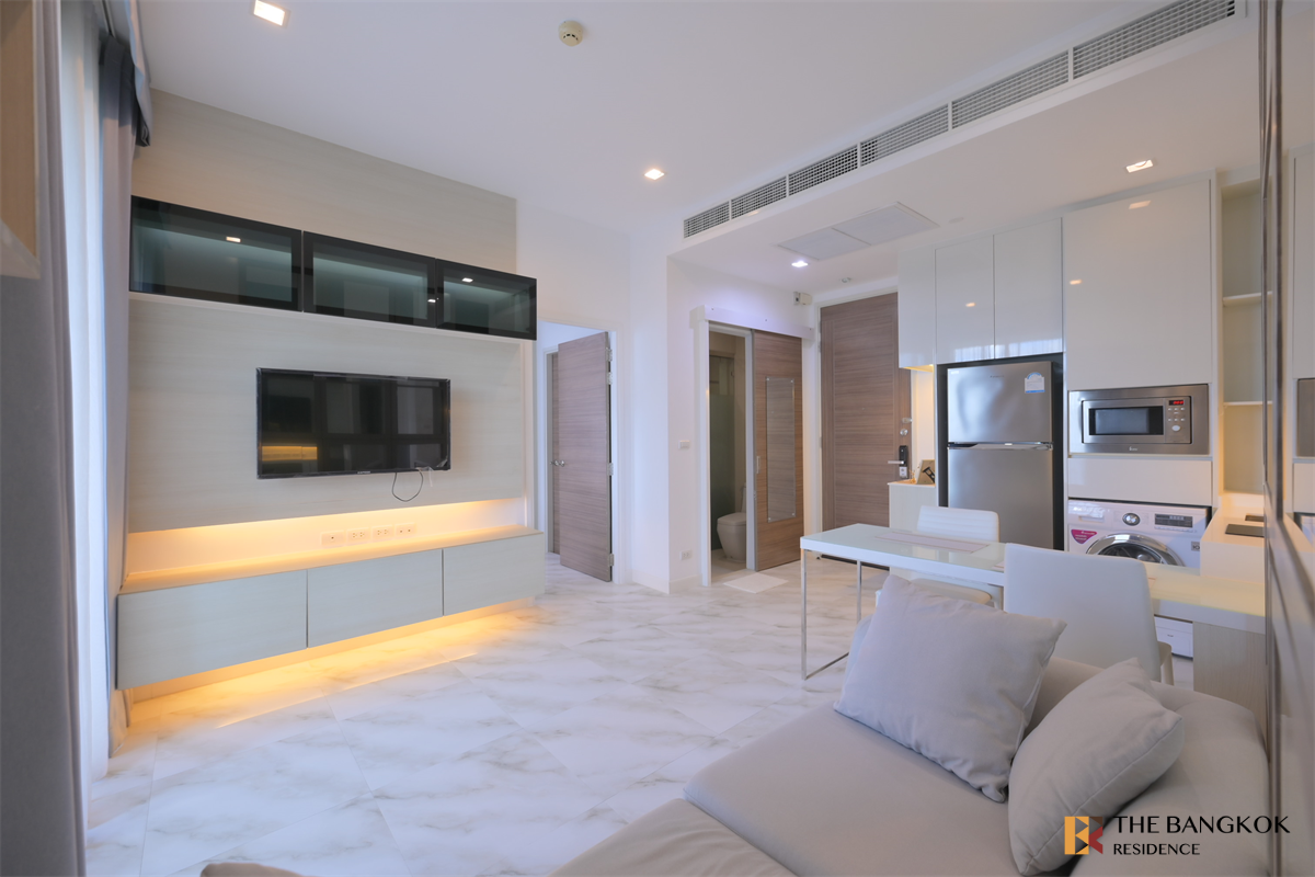 picture Q Asoke near MRT Phetchaburi Station Room available, ready to move in - 3/10