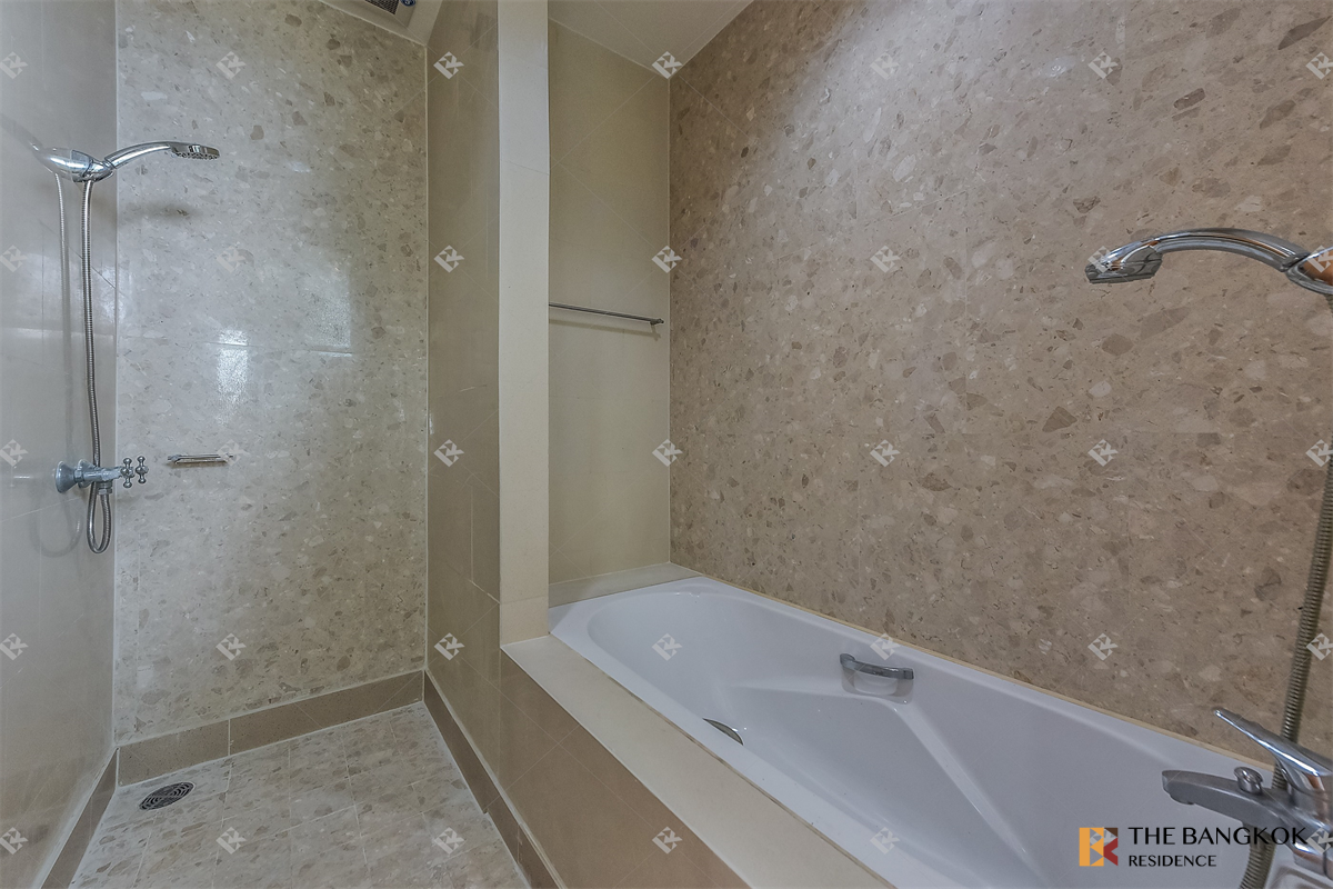 picture High-potential Location, Convenient Travel Chatrium Residence Riverside Bangkok - 10/10