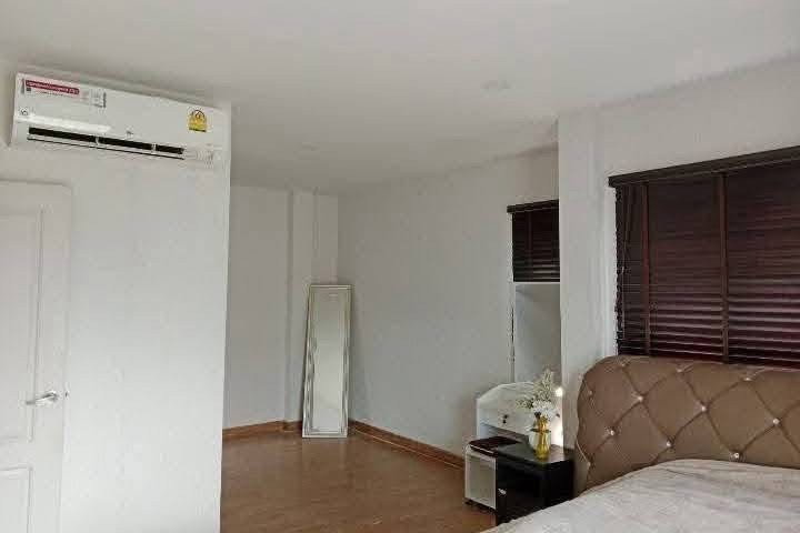 รูป 🏡✨ ให้เช่าบ้านเดี่ยวหรู Centro รามอินทรา – จตุโชติ 4 ห้องนอน 3 ห้องน้ำ บ้านแต่งครบ พรีเมียมทั้งหลัง | ทำเลติดคลับเฮาส์และสระว่ายน้ำ - รูปที่ 11/11
