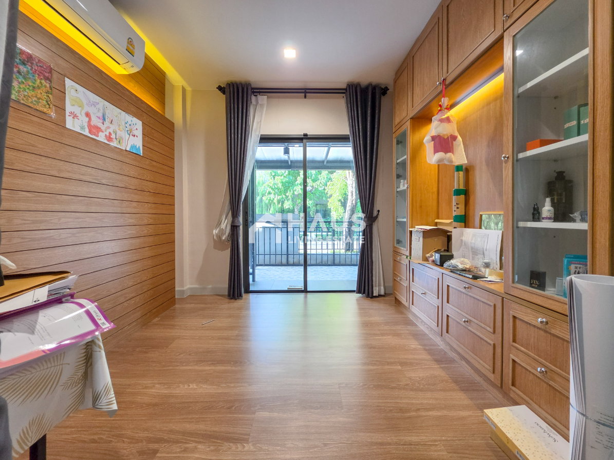 รูป 🔥 คุ้มที่สุด! บ้านพร้อมห้องนอนล่าง ต่อเติมลงเข็มหน้า-หลังบ้านแล้ว 🔥 ขายบ้านเดี่ยว เวนิว พระราม 5-2 🔥 / 4 ห้องนอน #HRM5099 - รูปที่ 9/24