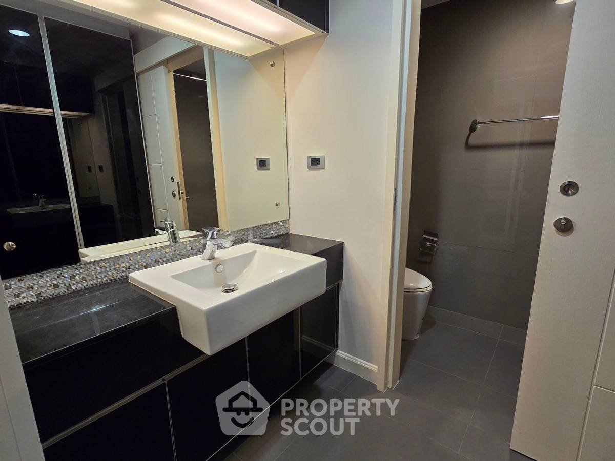 รูป ราคาดี ห้องนอน 1 ห้อง The Crest Sukhumvit 34 ใกล้ BTS Thong Lor เพียง 200 ม. (ID 3171993) - รูปที่ 10/11