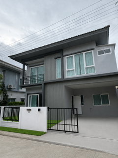 Q District Westgate CEDAR Best Price