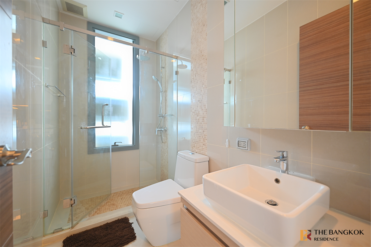 picture Q Asoke near MRT Phetchaburi Station Easy Travel, Fully Utilized Space - 10/10