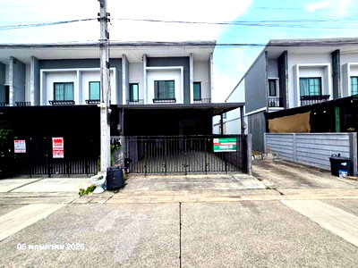 Townhouses for sale Pathumthani : TOWN HOUSE 24.1 Sq.w. Khlong Sam Wa Bangkok for 3.6M
