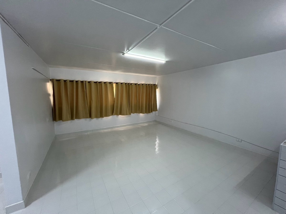 รูป T3 ป๊อปปูล่าคอนโด ชั้น 6 เมืองทองธานี 40 ตรม วิวสวน 1 ห้องนอน สนใจติดต่อ ฟาง 0614243656 - รูปที่ 3/10
