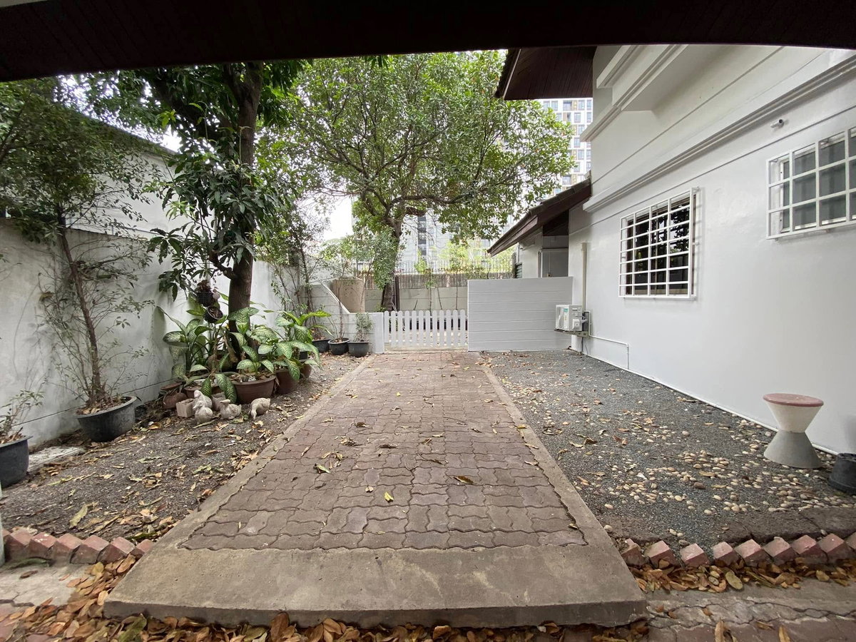 picture [VR0682] 🔥 90,000/Month | Single House Home Office Pracha Uthit - Ramindra Expressway Land 140 Sq.w. Usable 390 Sq.m. 12 Rooms  Allowed 5 Parking🔥 - 9/10