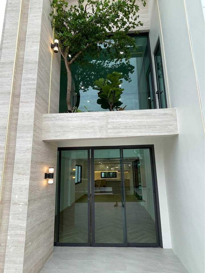 picture LTH16058 - Spacious House for Sale Lat Phrao–Chokchai 4 | 320 sq.m. | 4 Beds 3 Baths | 4 Parking | 18.5 MB - 5/10