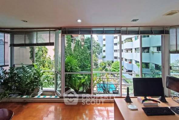 รูป คอนโดเลี้ยงสัตว์ได้ 4 ห้องนอน 410 ตร.ม. Premier Condominium ห่าง BTS พร้อมพงษ์ 300 เมตร (ID 3193392) - รูปที่ 2/26