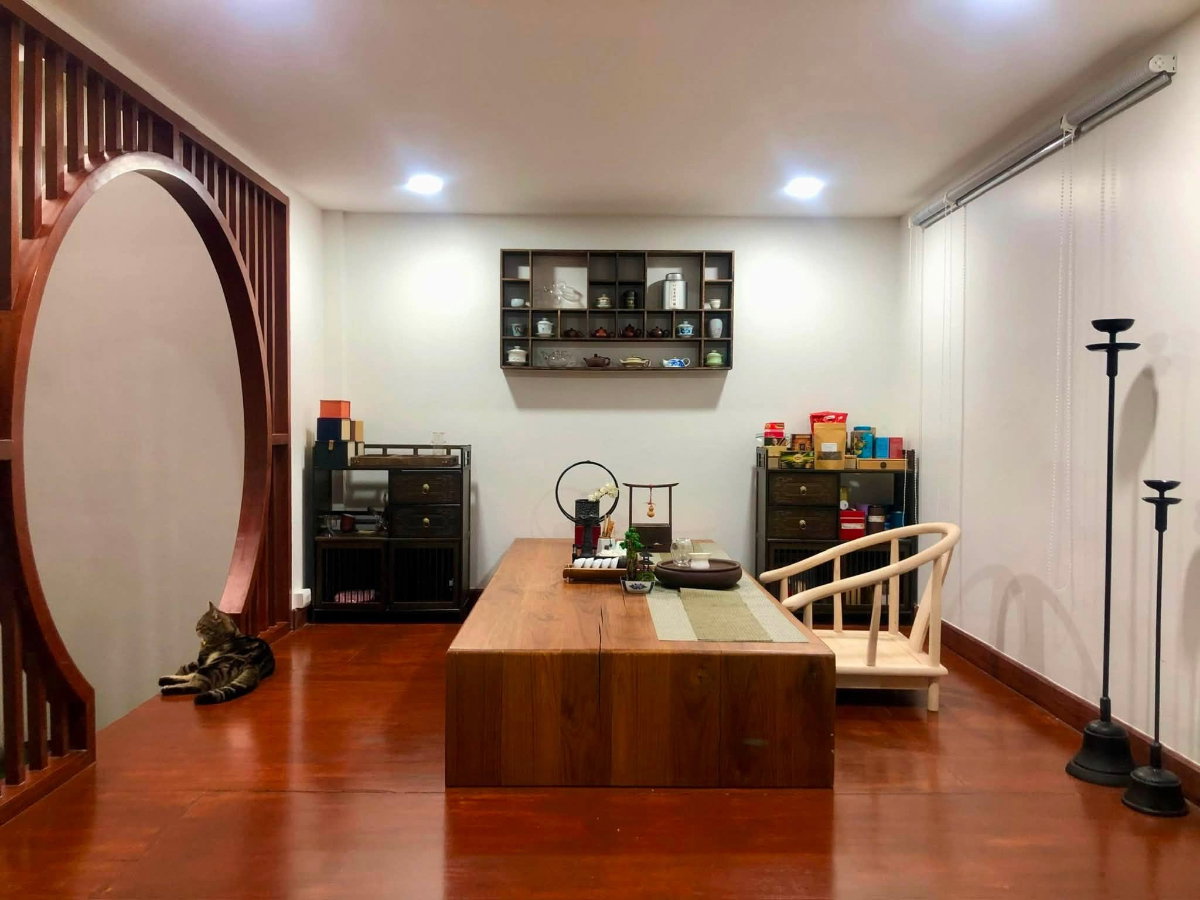 รูป [VR0687] 🔥 ขาย 9.5 ล้าน / เช่า 45,000/เดือน | ทาวน์เฮ้าส์รีโนเวท Modern Chinese รัชดา 18 ใหญ่ 180 ตร.ม. ฮวงจุ้ยดี ใกล้ MRT ห้วยขวาง & สุทธิสาร! 🔥 - รูปที่ 3/18